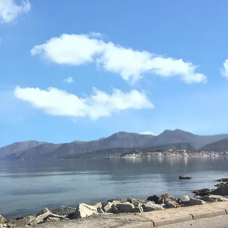 Charmante A Florent Avec Piscine Privee Et Vues Magnifiques Villa